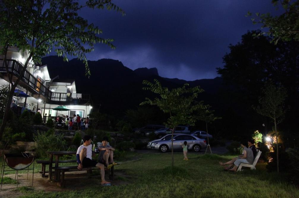 Chamjoeun Pension Chech'ŏn Exteriér fotografie